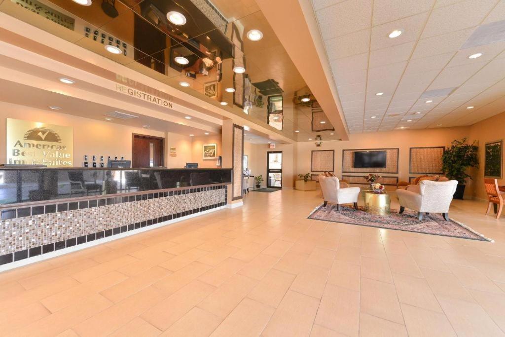 Americas Best Value Inn & Suites Victoria Ngoại thất bức ảnh