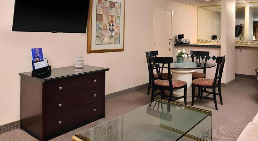 Americas Best Value Inn & Suites Victoria Ngoại thất bức ảnh
